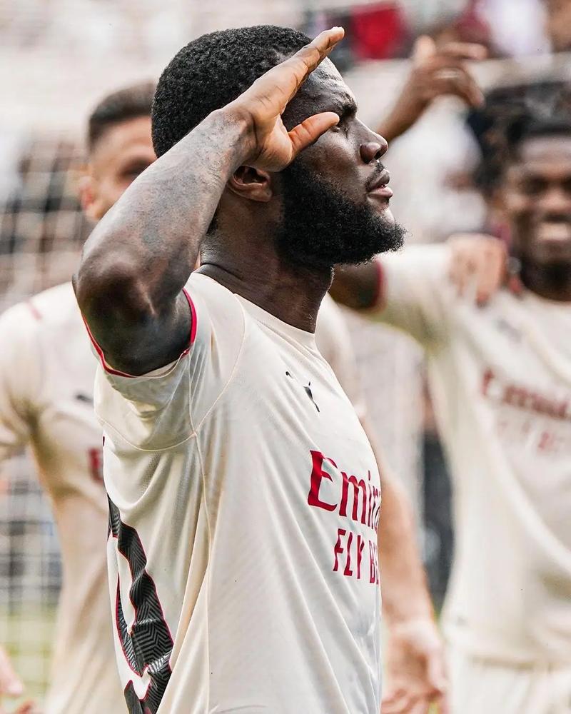 赫罗纳主帅米歇尔透露租借门将利瓦科维奇拒绝为俱乐部效力（赫罗纳主帅米歇尔：租借门将利瓦科维奇拒绝代表球队出战）