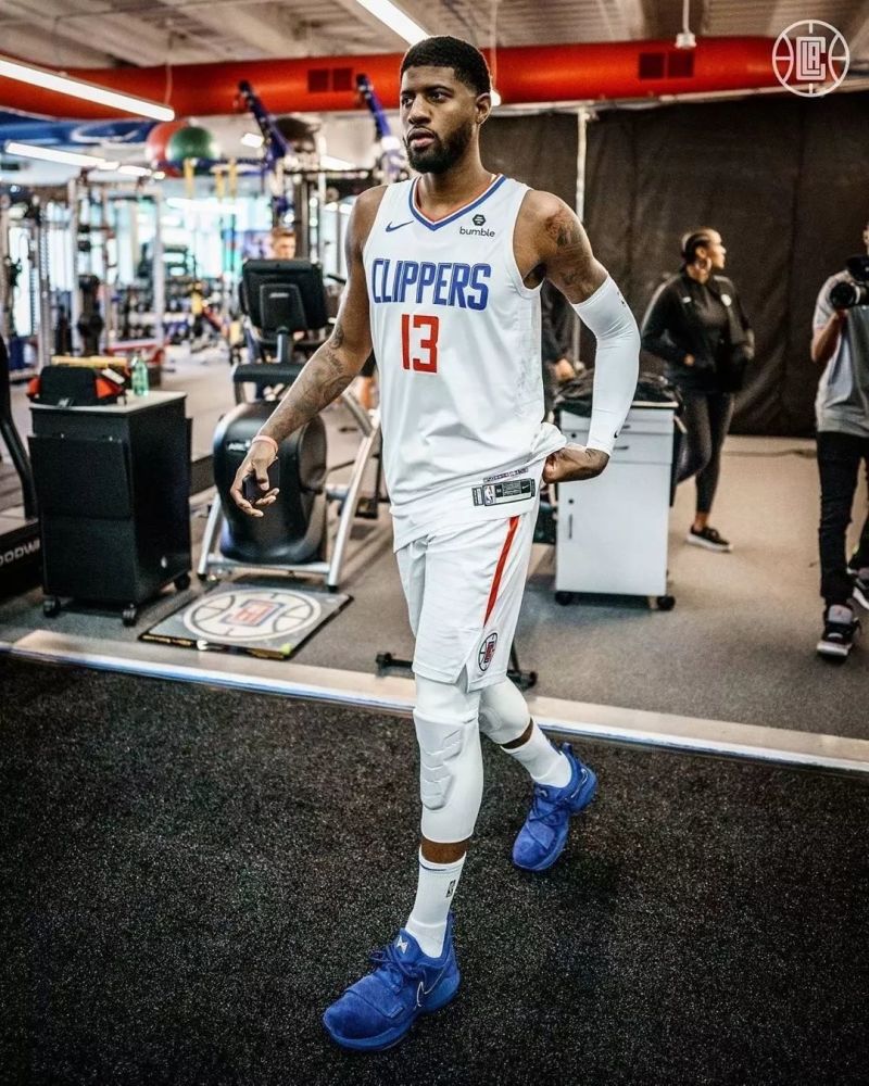 南美杯赛强队纷纷爆发（南美杯劲旅齐发威）