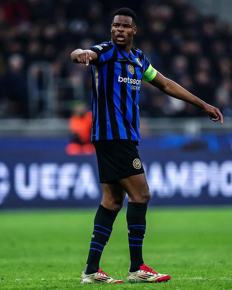 阿隆索：拉莫斯对我影响很大；很意外阿扎尔在皇马没有成功