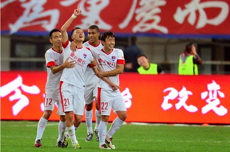 罗马诺：恩德里克优先考虑加盟里昂，里昂正与皇马谈租借（罗马诺：恩德里克倾向加盟里昂，里昂正与皇马洽谈租借）