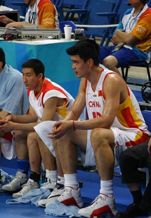 法尔克：巴萨确实对凯恩感兴趣，但很难承担其解约金+年薪（法尔克：巴萨有意凯恩，但难承担其解约金和高薪）