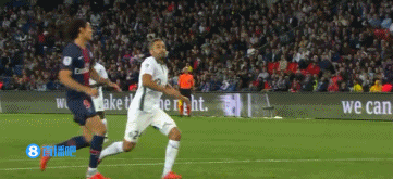 足球国足热身赛表现积极，主帅称进步肉眼可见（国足热身赛态势向好 主帅：进步一目了然）